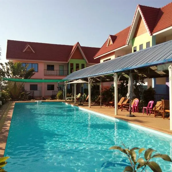 Peace Pool Resort, hotel v destinaci Khun Han