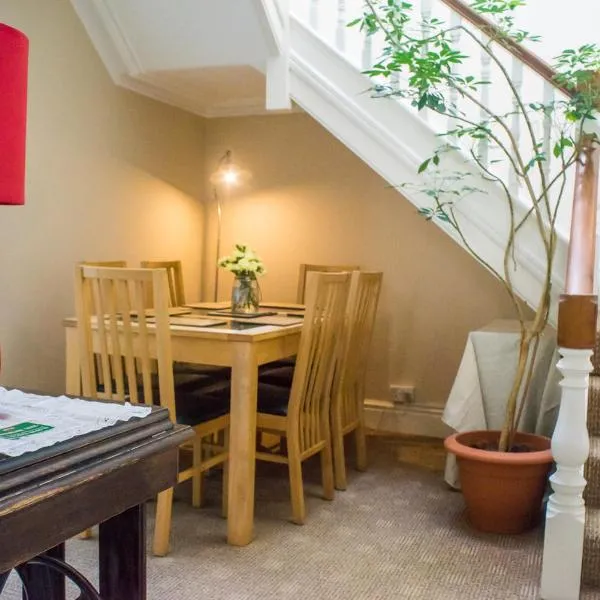 Whitegate 1st floor Apartment, hotel di Llandudno