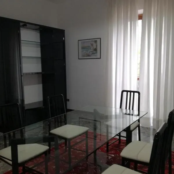 B&B LUNA, hotel Seriatéban