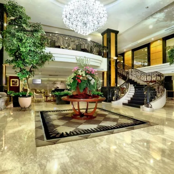 ASTON Tropicana Hotel Bandung، فندق في باندونغ