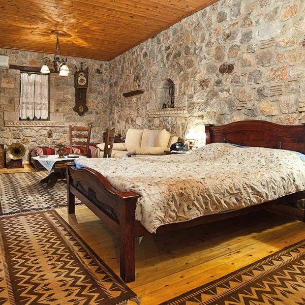 Alexandros Pension, hotel Delphoiban