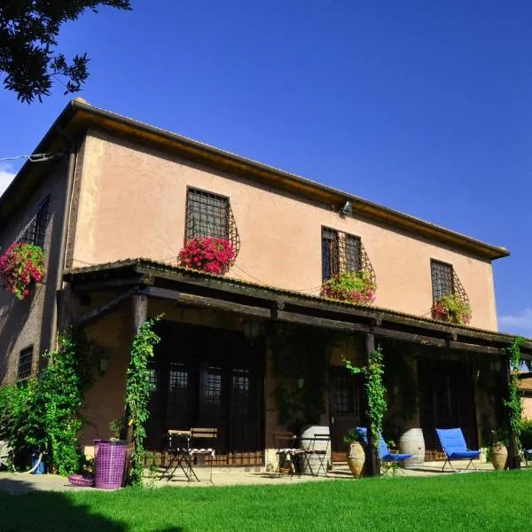 Agriturismo Podere Sant' Antonio, хотел в Алберезе