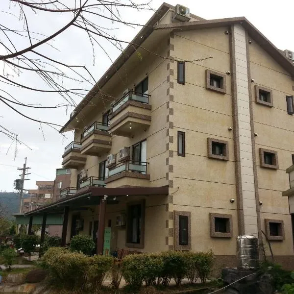 Cian Jiang Ying Yue B&B, hotel in Gonghe