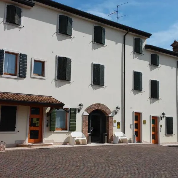 Relais Corte Pontigliardo – hotel w mieście Colà di Lazise