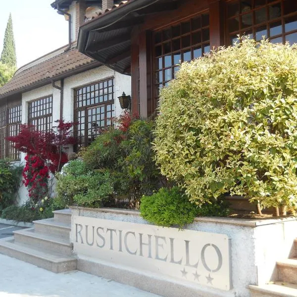 Hotel Il Rustichello, hótel í Lonato
