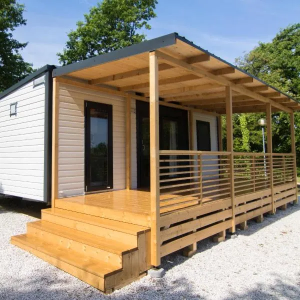 SUNNY Mobile Homes Bijela Uvala、ポレッチのホテル
