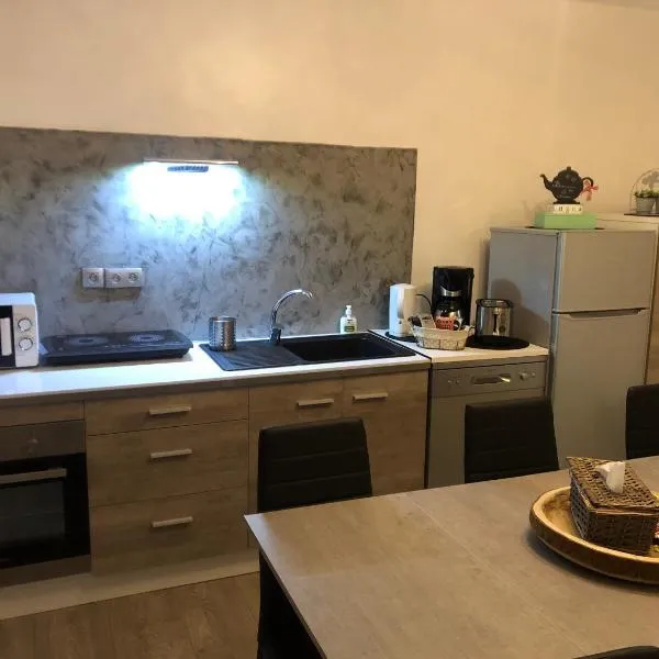 Appartement tout confort Ugine、ユジーヌのホテル