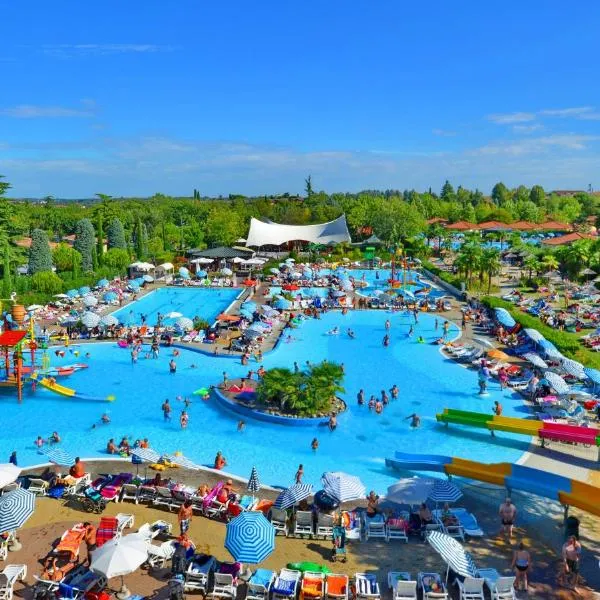 Camping Bella Italia, hotel v destinaci Peschiera del Garda