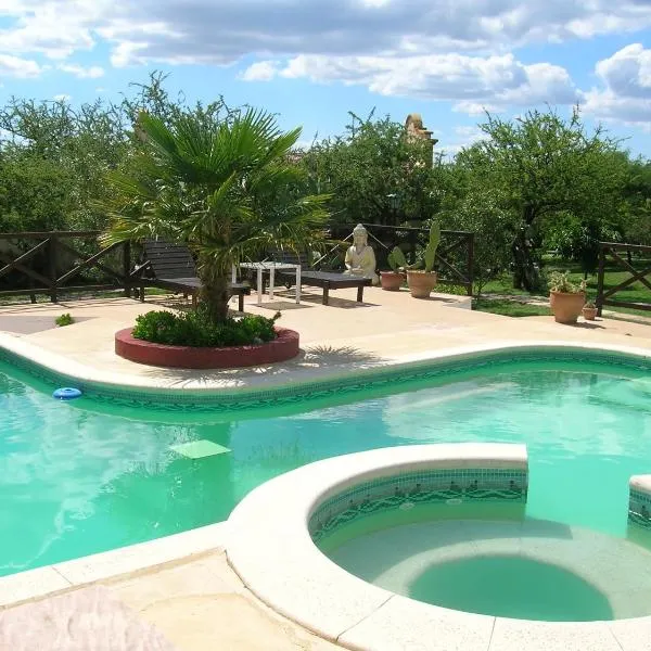 Posada Los Antiguos-Adults Only, hotel in Merlo