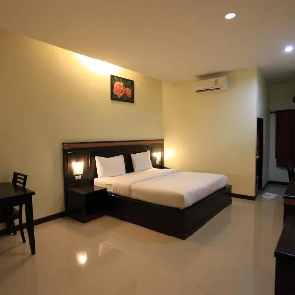 Room Place, hotel v destinaci Chumphon