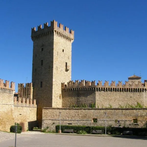 Hotel Castello Di Vigoleno – hotel w mieście Vigoleno