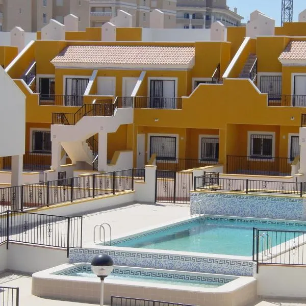 Bungalow Arenales del Sol, Alicante, hotel i Arenales del Sol