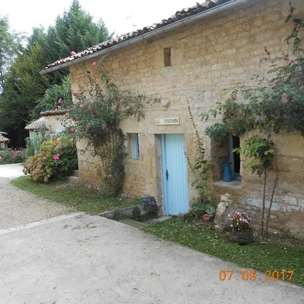 Chambre d'hotes Le Fourniou, hotel v destinácii Melle