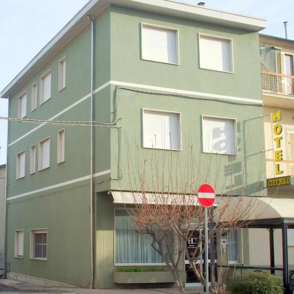 Hotel Cucciolo, hotel Donoraticóban