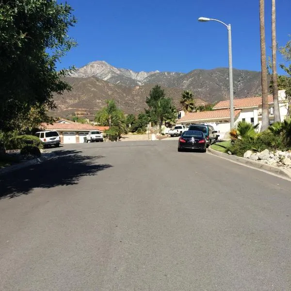 Beautiful Foothill Home, hótel í Rancho Cucamonga