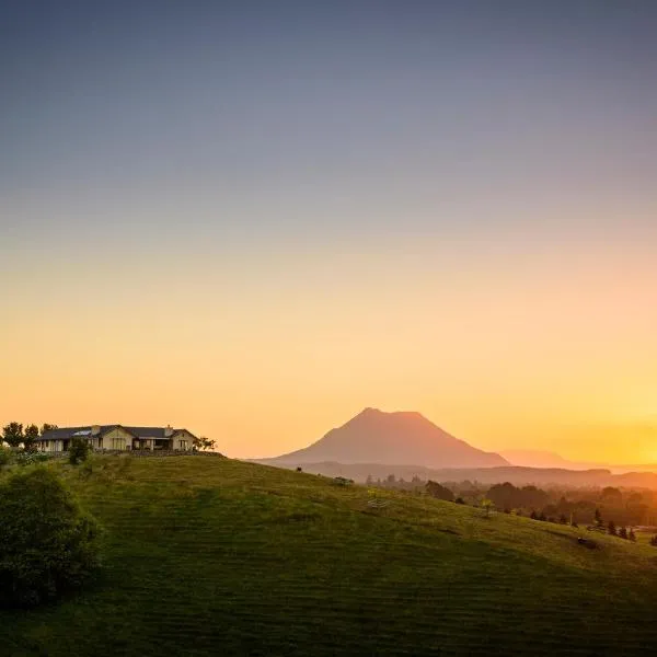 Secret Lake Farmstay, hotel em Kawerau