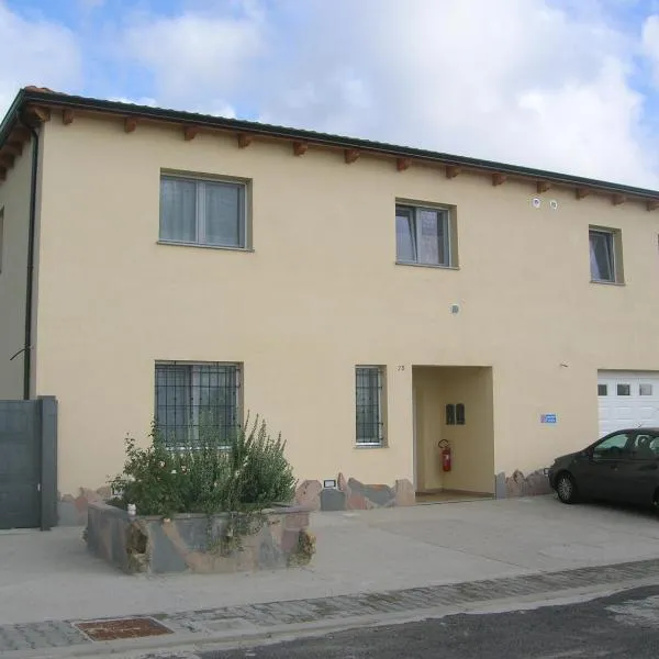 B&B S'Ena, hotel v destinaci Suni