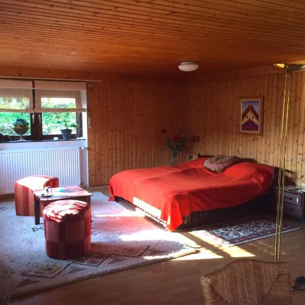 schones Zimmer in Gimmeldingen/ Konigsbach, hotel v destinaci Neustadt an der Weinstraße