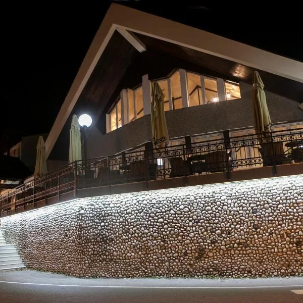 Viesnīca Hotel Djokovic pilsētā Šavnik