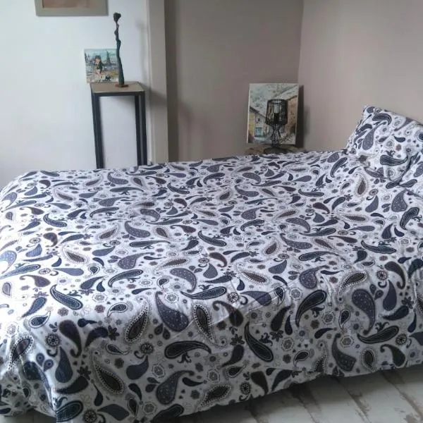 Chambre privée chez un particulier, hotel in Saint-Sébastien-sur-Loire