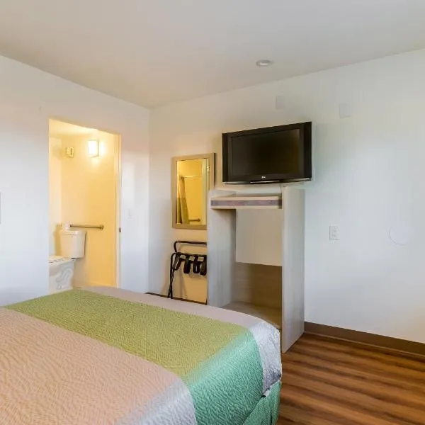 Motel 6-Needles, CA, hotel in Needles