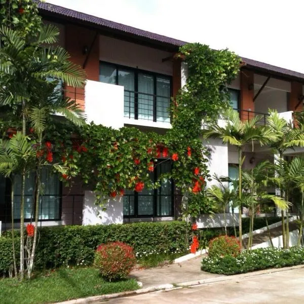 Wassana Sitdharma Guesthouse, hotel u gradu 'Ban Na Pho'