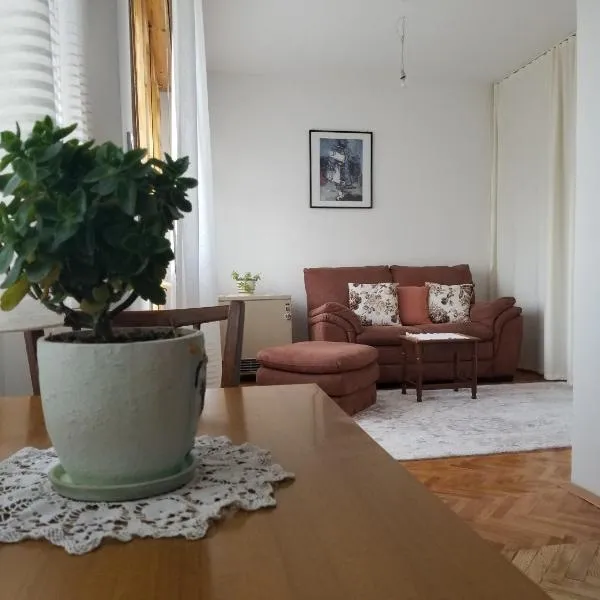 Super Central & Panoramic - Leo's Apartment, hotel in Pristina