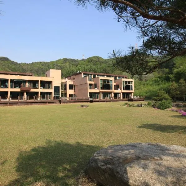 Hugel Heim Pension، فندق في Bongpyeong-myeon
