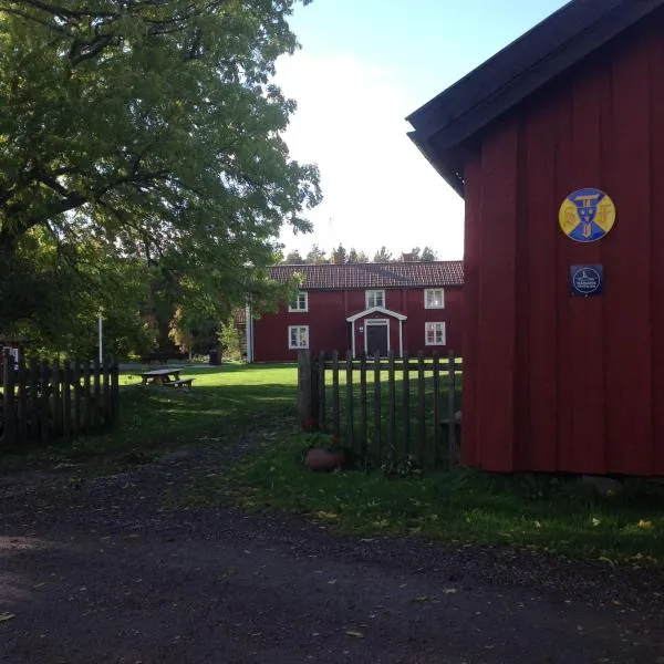 Bull-August gård vandrarhem/hostel, hotel in Arholma