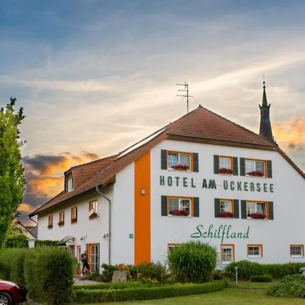 Hotel am Uckersee, hotel in Grünow