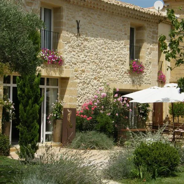 Chambres d'Hôtes La Maison de Léonie, hotel en Collias