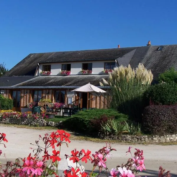 Logis Hôtel Restaurant LE VIEUX FUSIL、Lassay-sur-Croisneのホテル