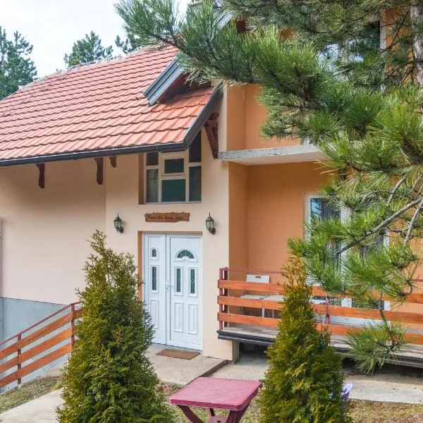 Mountain House Tara Apartmani Nikolic: Kaludjerske Bare şehrinde bir otel