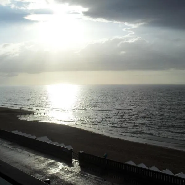 Cabourg Face A La Mer, Hotel in Cabourg