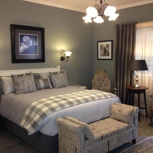 Farmhouse Lodge: Newcastle şehrinde bir otel