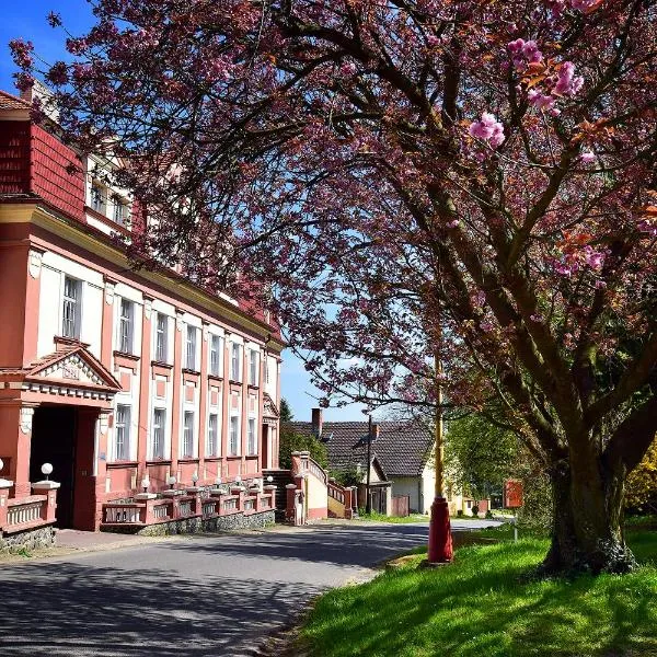 Penzion Klášter, hotel a Třebenice