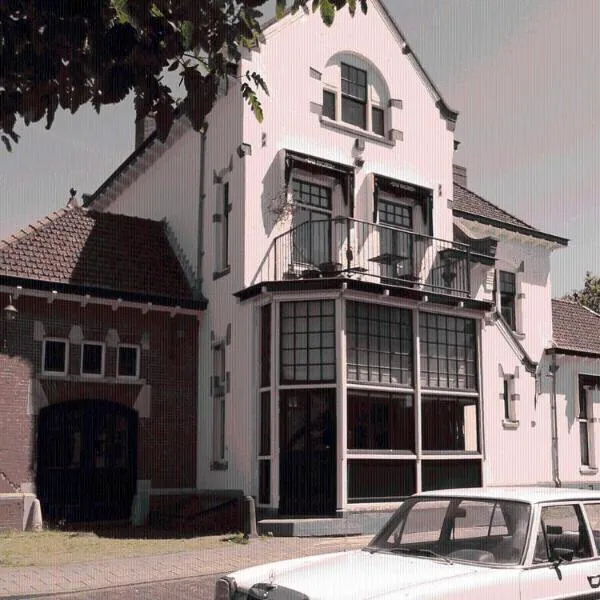 Het Spoorhuis Uithoorn, hotel v destinaci Uithoorn