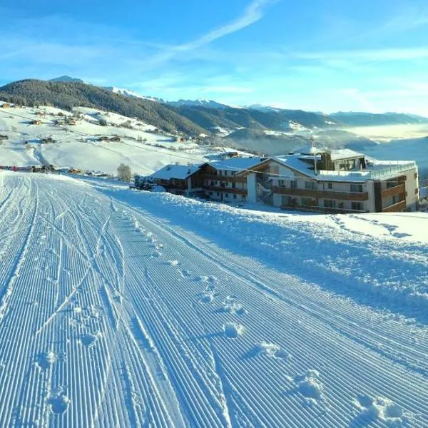 Hotel Kristall, hotel em Maranza