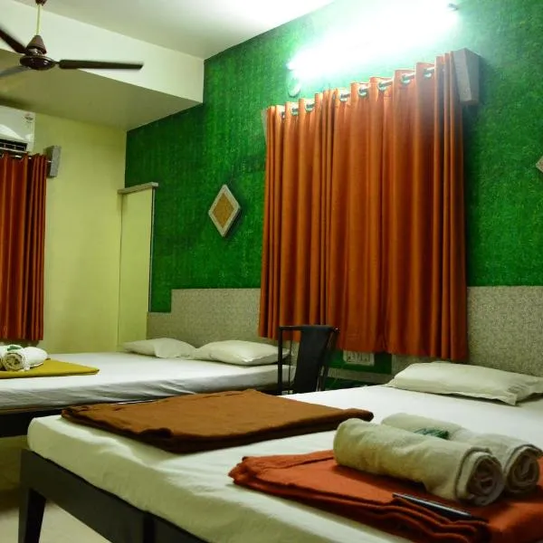 Hotel Madhava, hotel sa Shirdi
