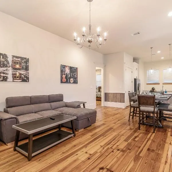 Hosteeva 3 BR Cottage Close to St Charles 5 m Ride to FQ, hotel in New Orleans
