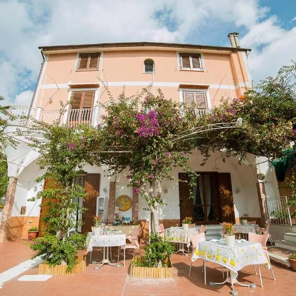 B&B Bouganville – hotel w mieście Tramonti