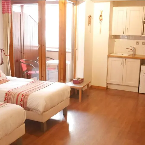 Le Grand Chalet - Le Studio, hotel v destinaci Brides-les-Bains