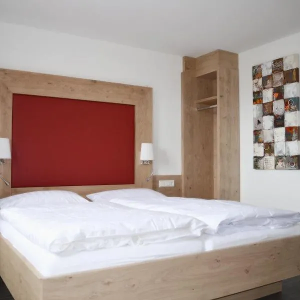 Landhotel Schwarzer Adler - Self Check In, hotel in Tiefenbronn