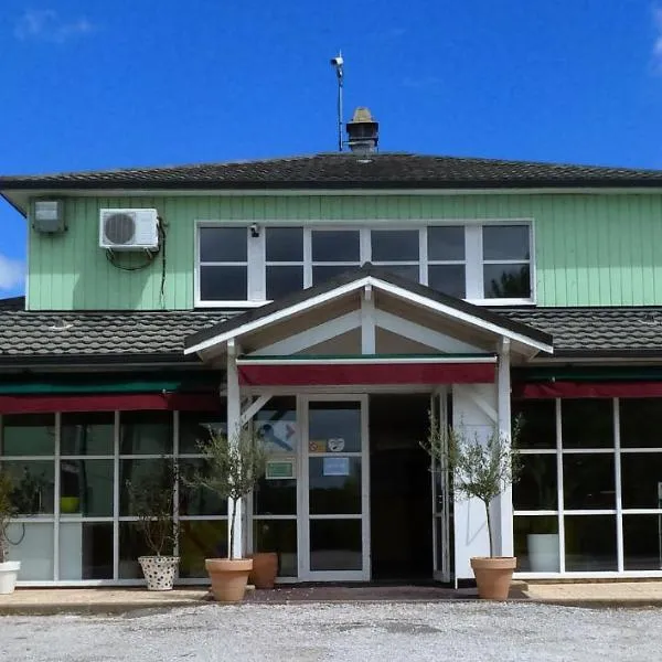Le 81 HOTEL, hotel v destinaci Castres