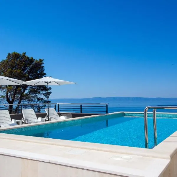 Whitehouse Apartments, hotel em Makarska
