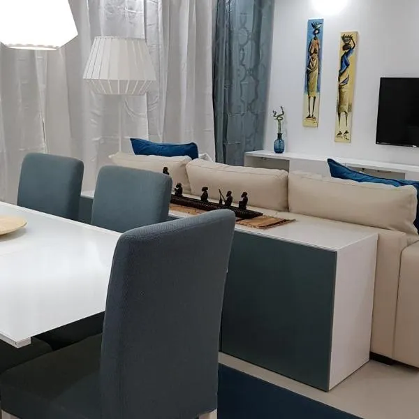 Elegant Modern Apartment with AirCond, hotel in Praia