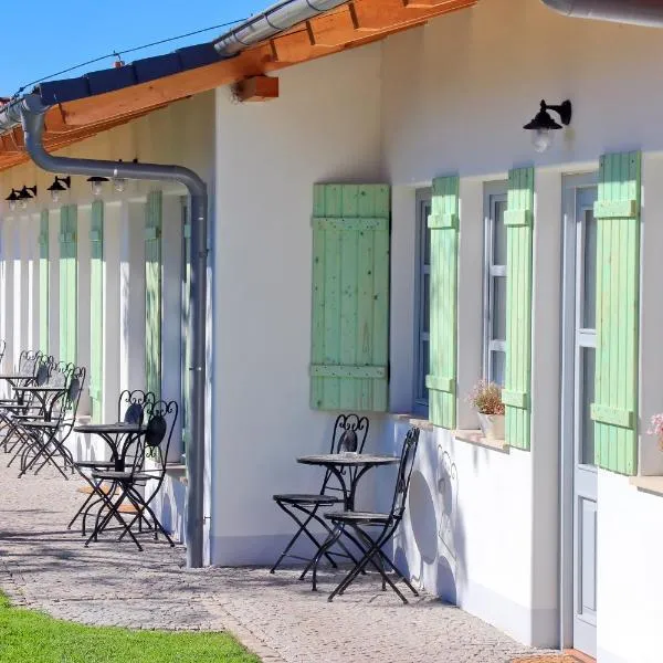 La Bobul Apartments, hotel sa Drnholec