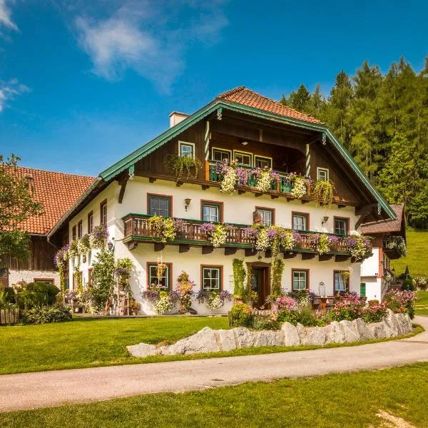 Wohlfühlbauernhof Bambichlhof, hotel v destinaci Fuschl am See