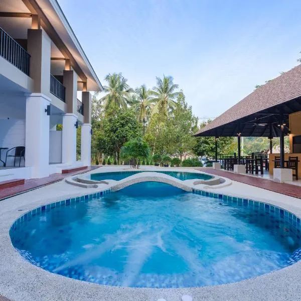 The Retreat Khaolak Resort - SHA Extra Plus, hotel en Bang Sak