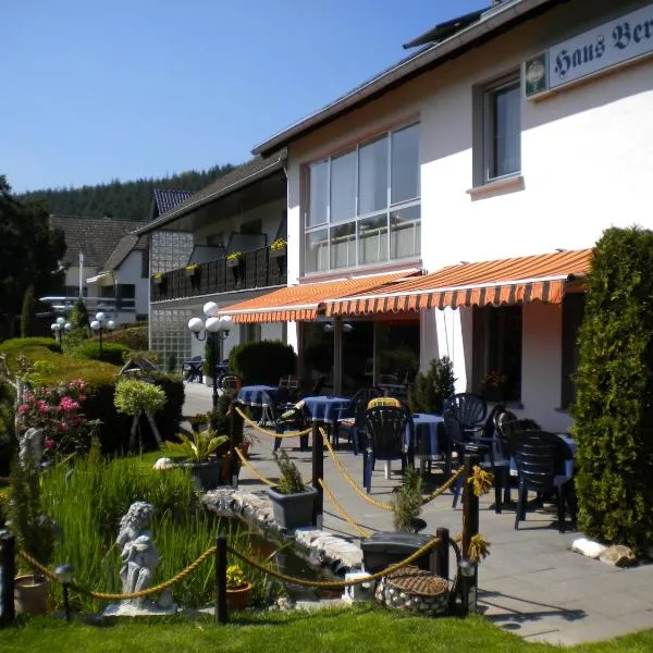 Hotel Pension Haus Berghof、ヘレンタールのホテル